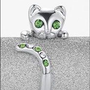 Silver cat 🐱 ring peridot birthstone crystals 💕